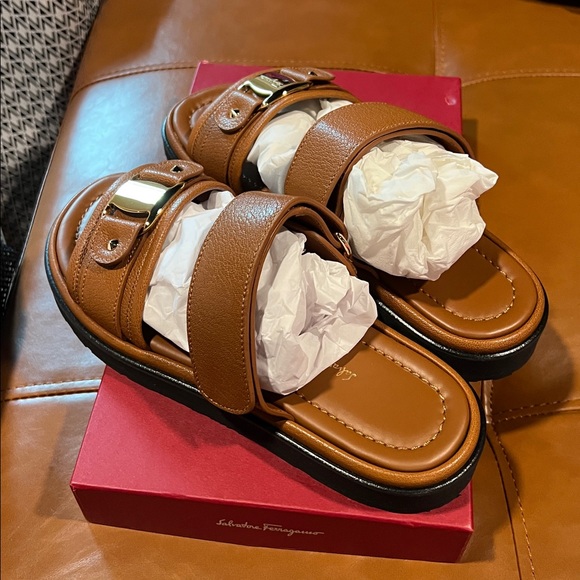 Salvatore Ferragamo Tan Leather Slides - Picture 3 of 5